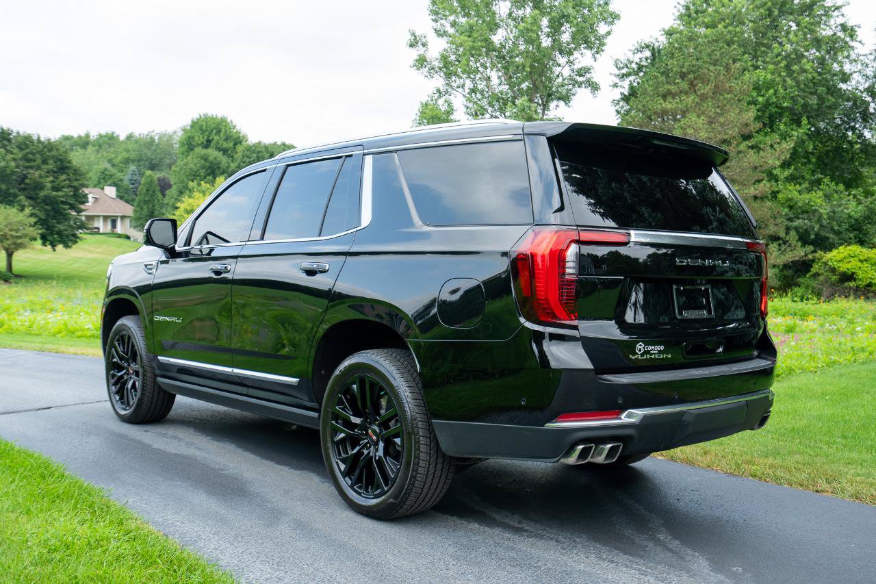 Used 2025 GMC Yukon Denali w/ Denali Reserve Package AWD/4WD image 3