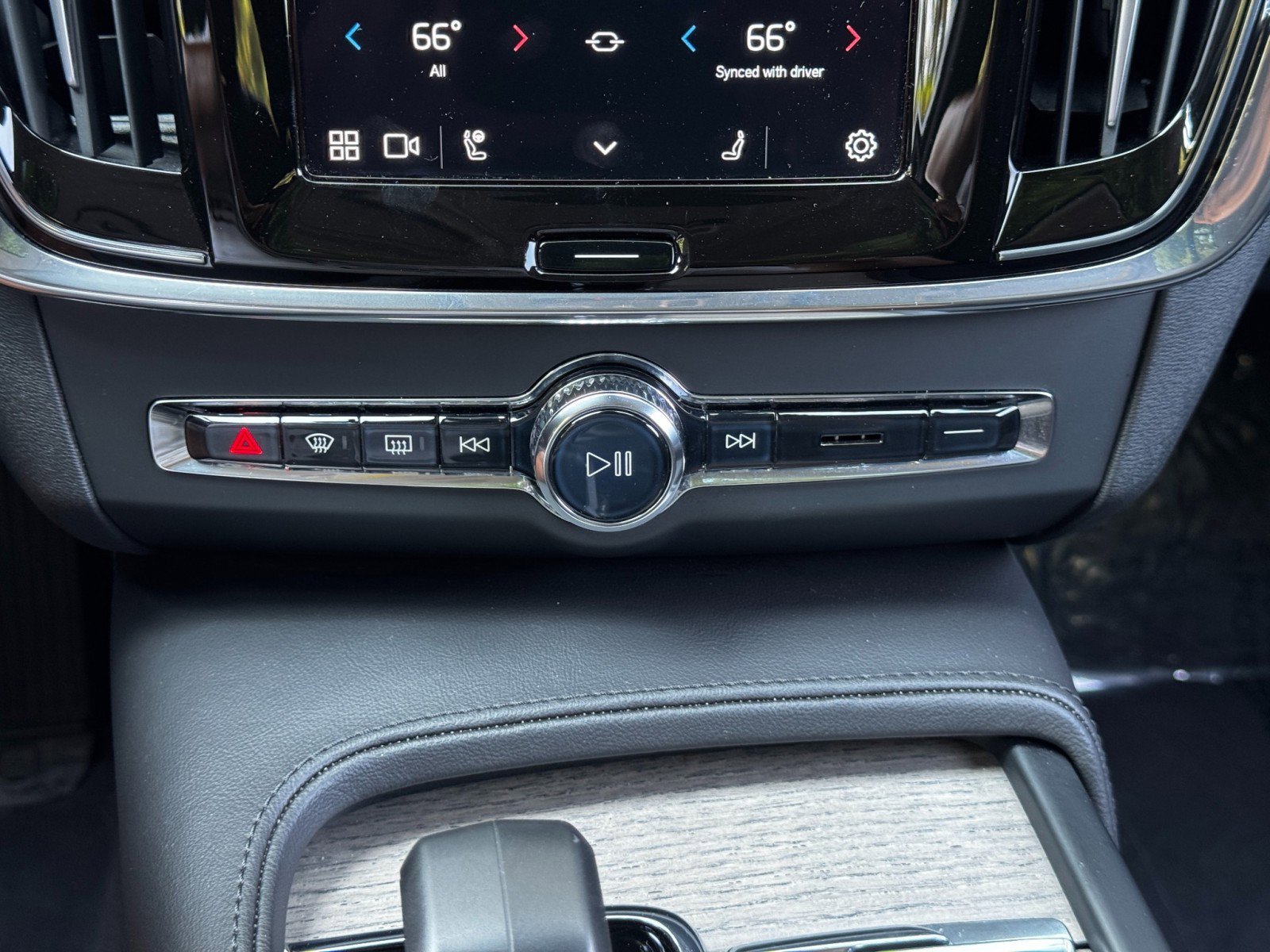 Used 2023 Volvo S90 B6 Plus w/ Protection Package Premier image 28