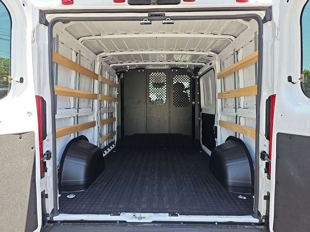 Used 2025 RAM ProMaster 2500 w/ U-Haul Equipment Group FWD image 28