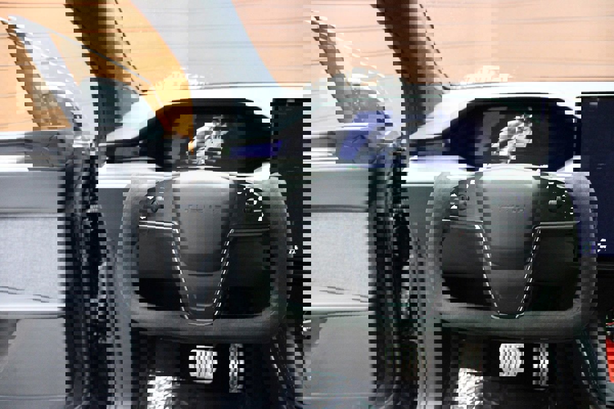 Used 2023 Tesla Model X image 50