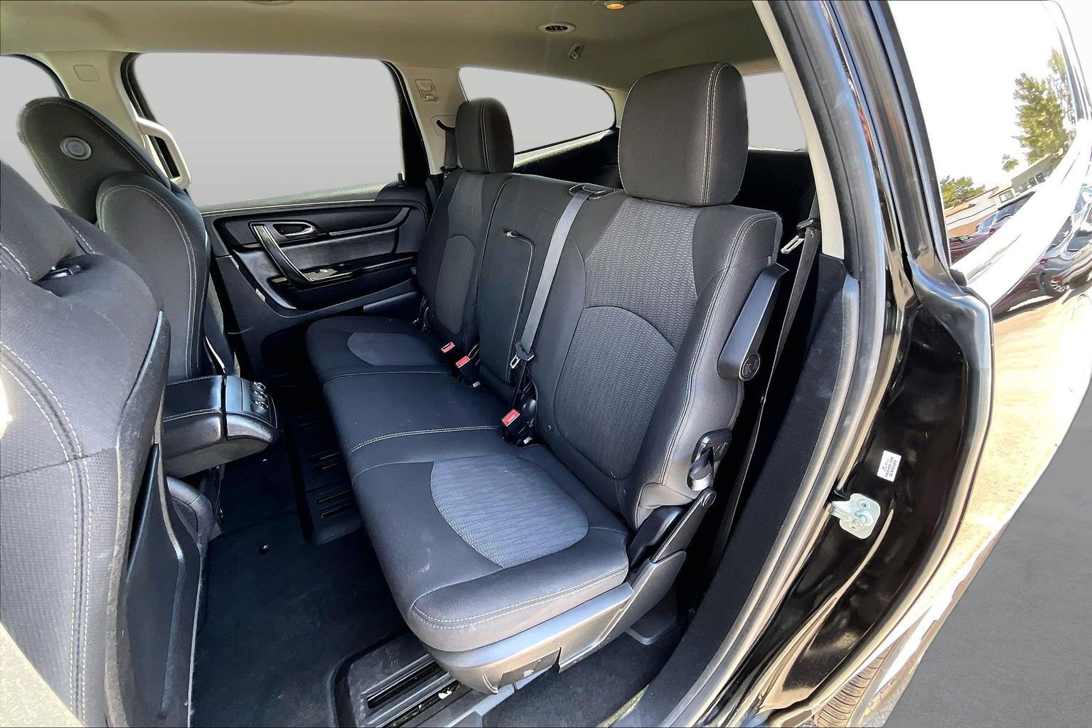 Used 2017 Chevrolet Traverse LT w/ Style and Technology Package FWD image 26