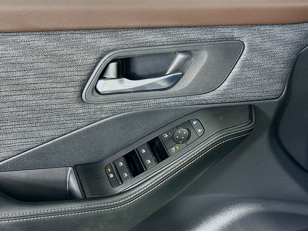 Certified 2023 Nissan Rogue SV AWD/4WD image 25