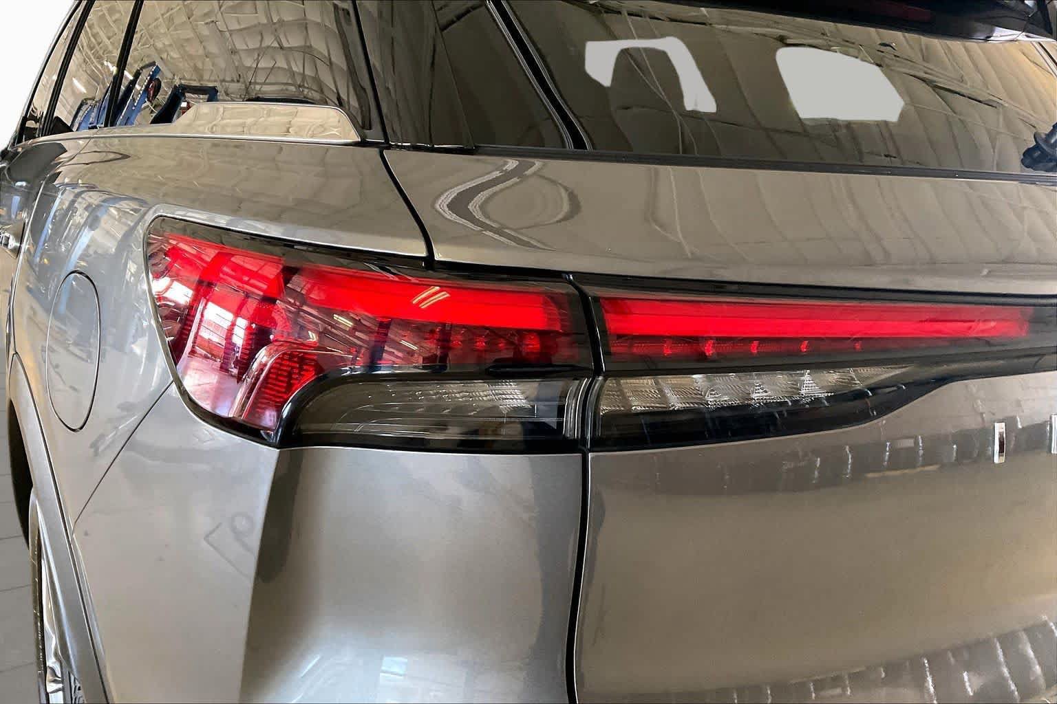 Used 2023 INFINITI QX60 Luxe w/ Vision Package FWD image 26