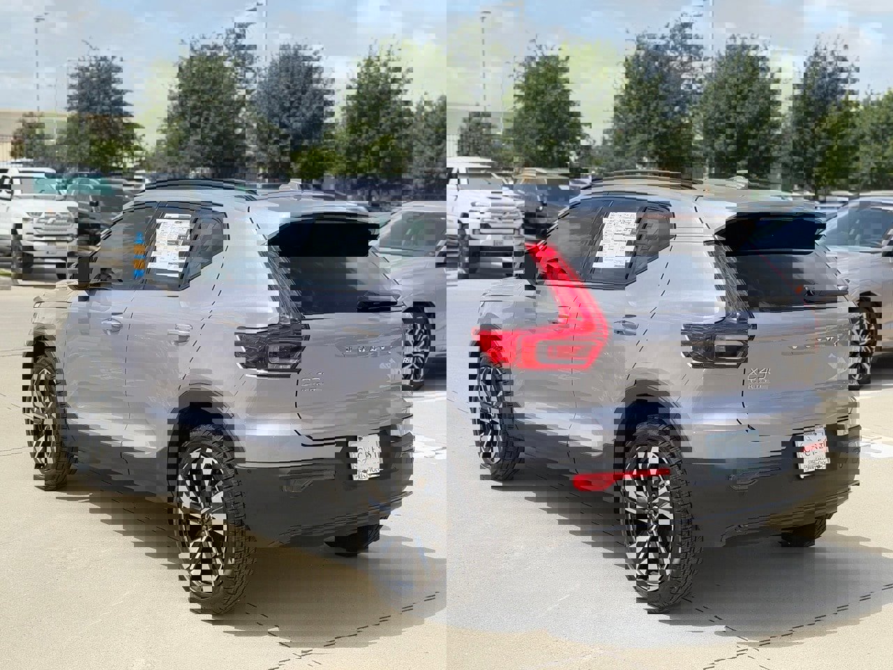 New 2026 Volvo XC40 B5 Ultra w/ Protection Package Premier image 6