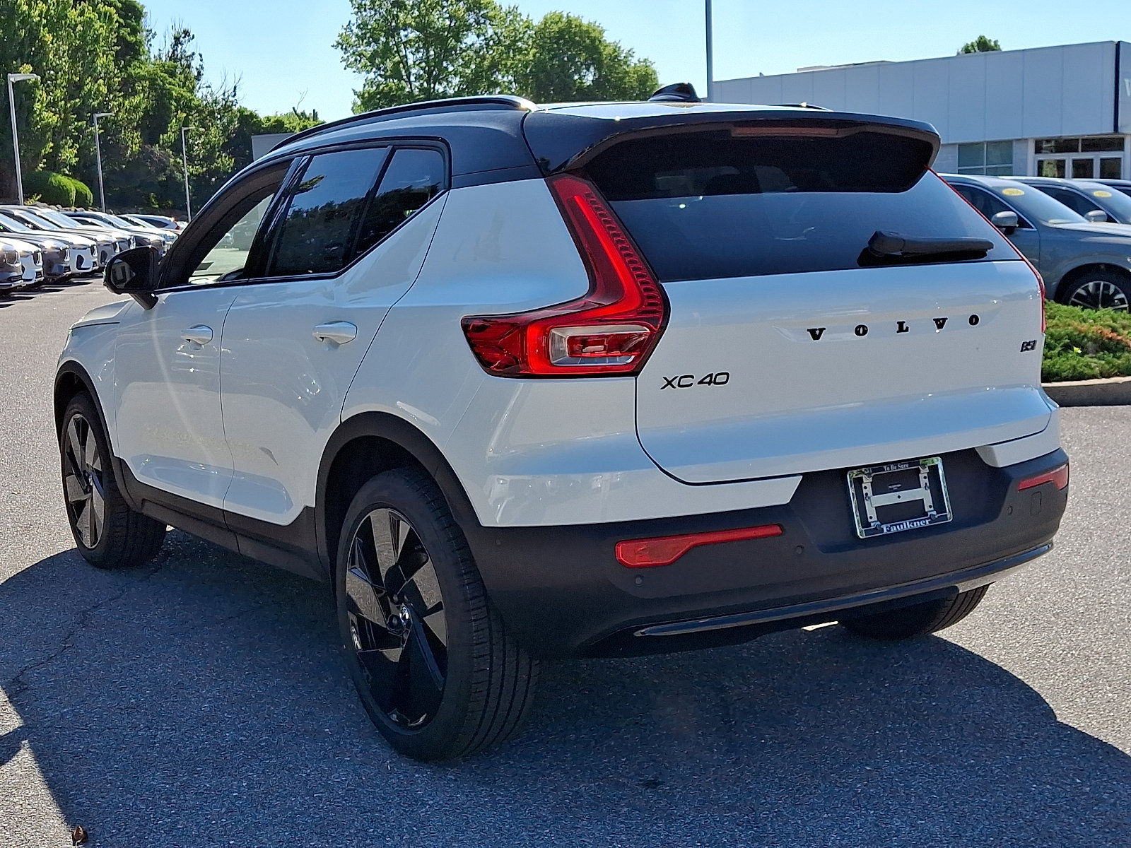 New 2026 Volvo XC40 B5 Ultra w/ Climate Package AWD/4WD image 3