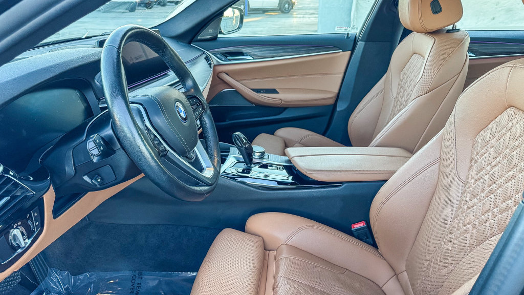 Used 2022 BMW 530e w/ Premium Package RWD image 21