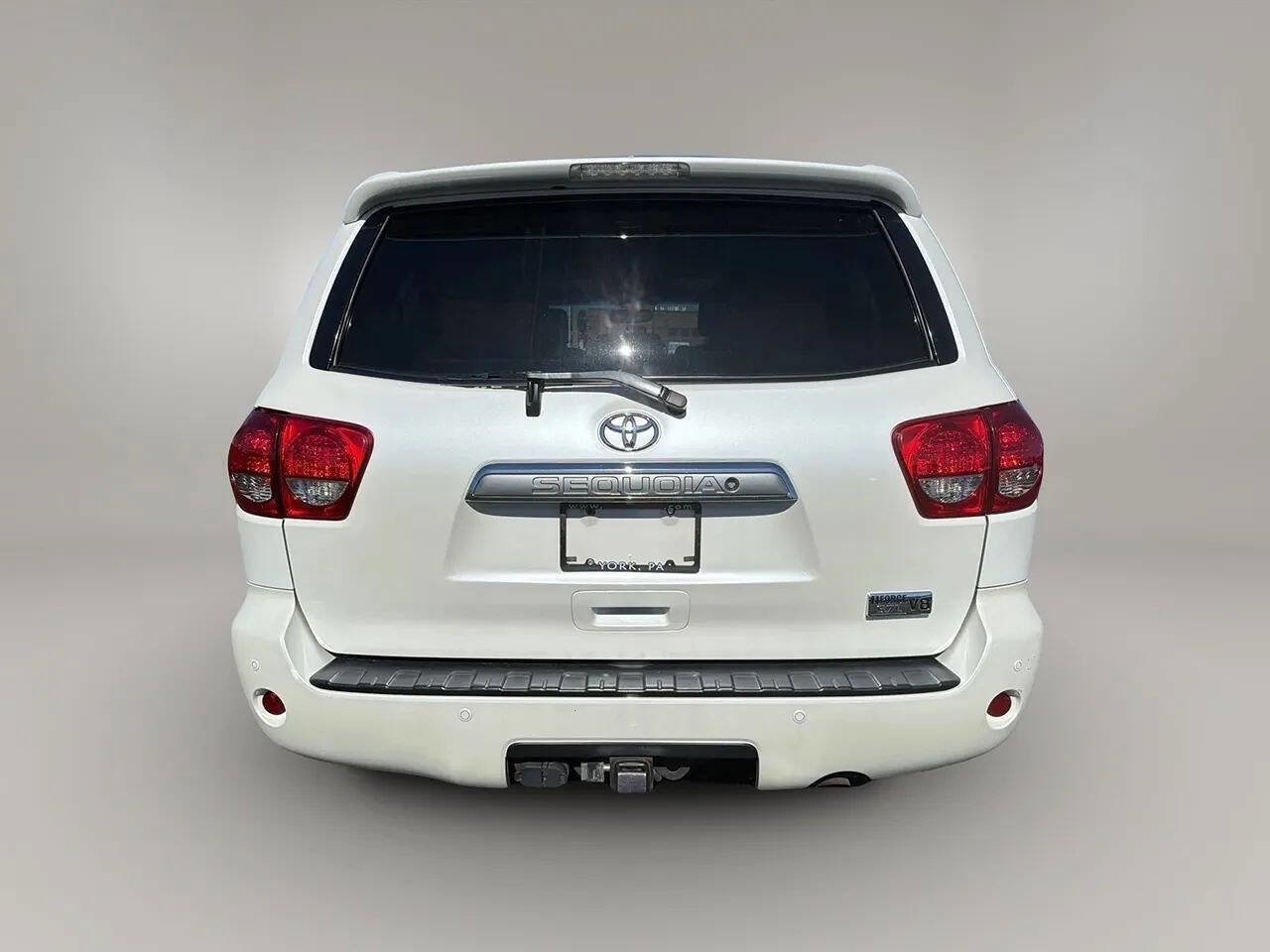 Used 2014 Toyota Sequoia Platinum AWD/4WD image 6