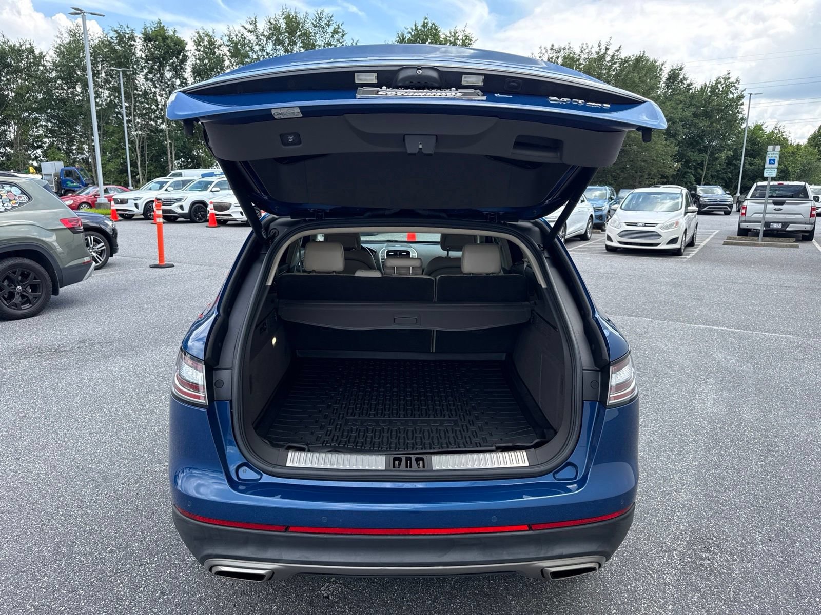 Used 2020 Lincoln Nautilus Reserve w/ Equipment Group 201A AWD/4WD image 12