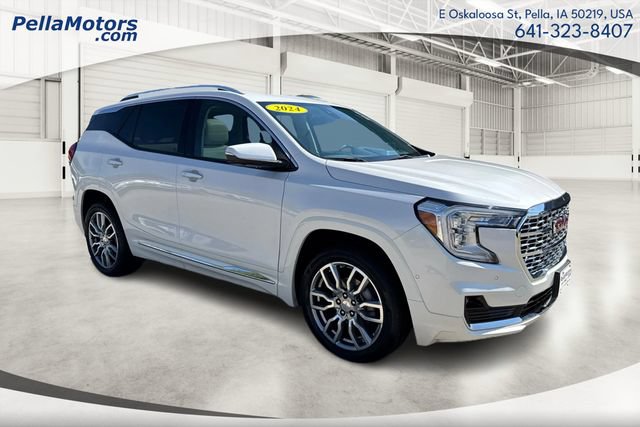 Used 2024 GMC Terrain Denali w/ Denali Premium Package