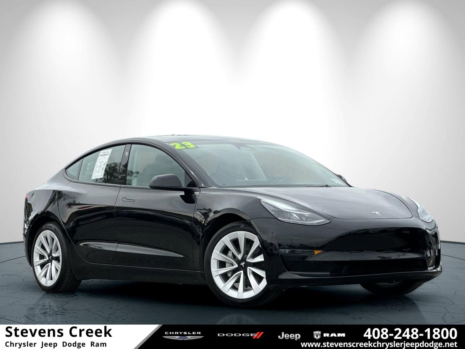 Used 2023 Tesla Model 3 Standard Range image 1