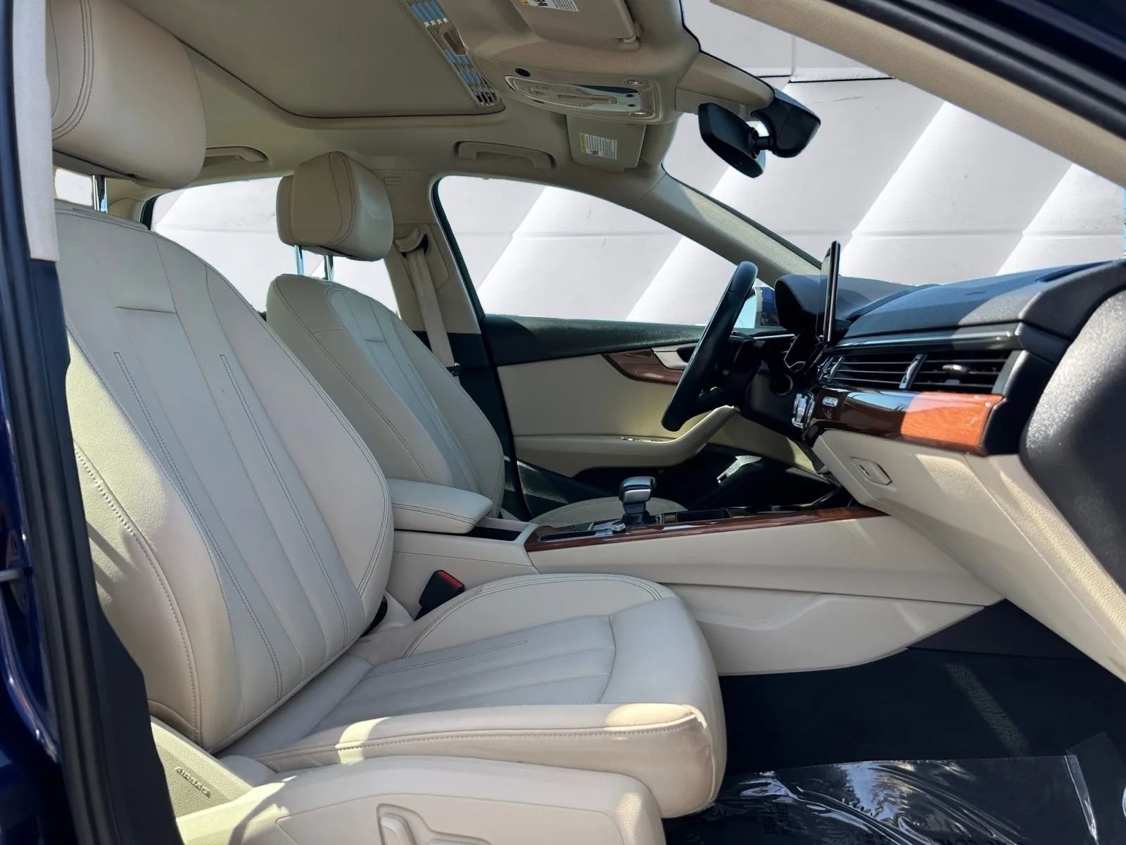 Used 2021 Audi A4 2.0T Premium w/ Convenience Package image 10