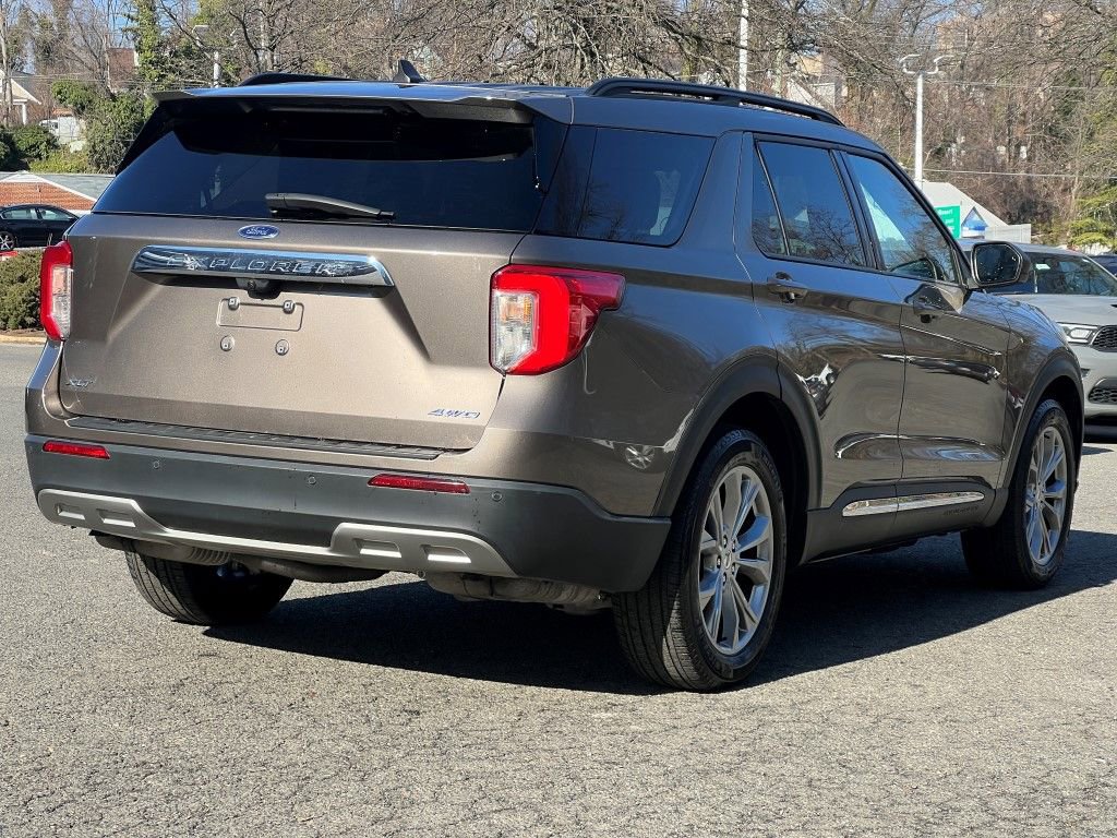 Used 2021 Ford Explorer XLT w/ Equipment Group 202A AWD/4WD image 5