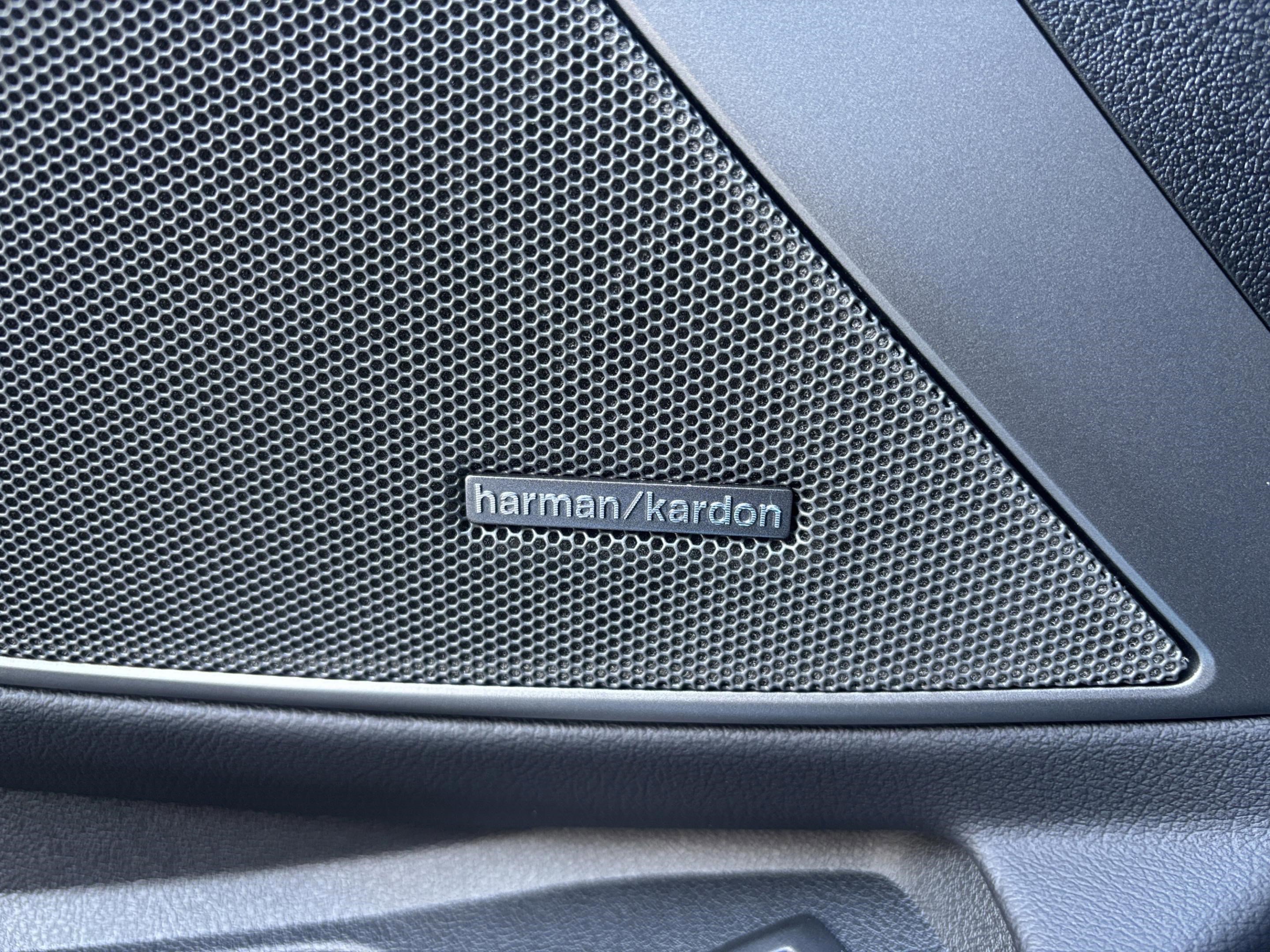 Used 2026 BMW 330i Sedan w/ Premium Package image 18