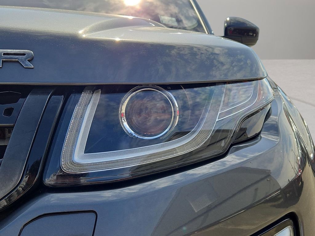 Used 2019 Land Rover Range Rover Evoque SE image 9