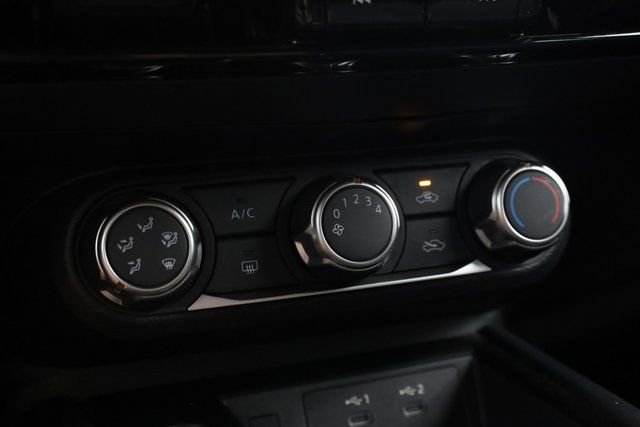 Certified 2025 Nissan Kicks SV image 20