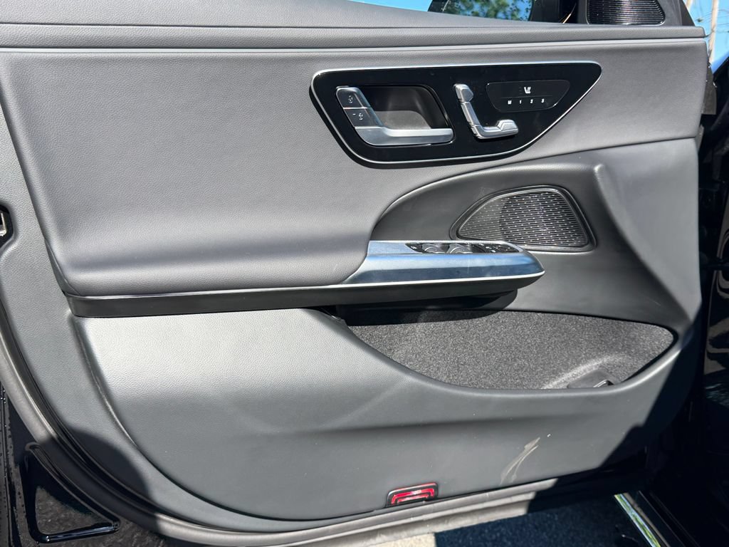 Used 2026 Mercedes-Benz E 350 4MATIC Sedan image 13