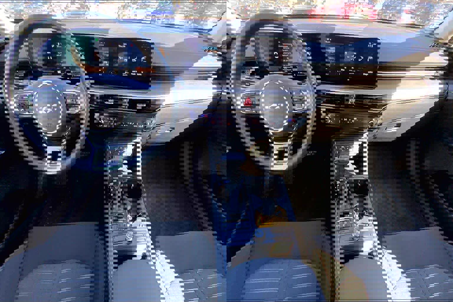 Used 2025 Kia K5 LXS image 15