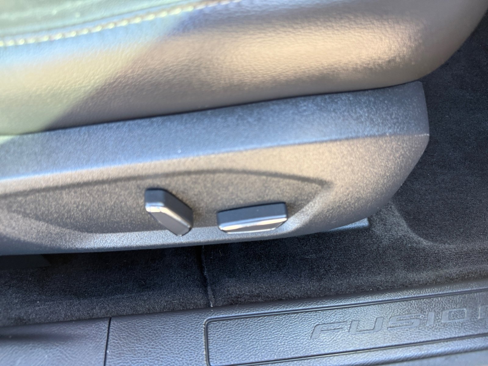 Used 2015 Ford Fusion Energi SE w/ Driver Assist Package image 30