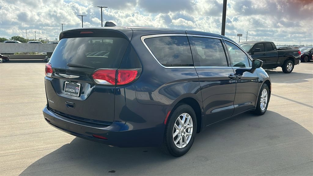 Used 2017 Chrysler Pacifica LX image 12
