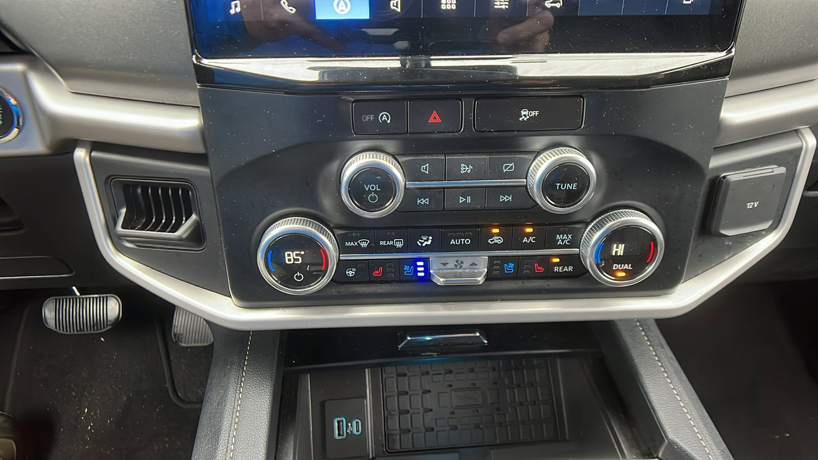 Used 2024 Ford Expedition Max XLT image 38