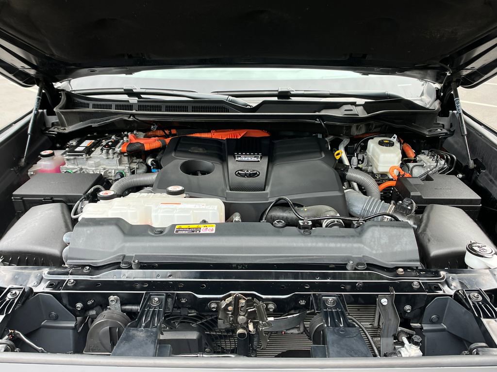 Used 2023 Toyota Sequoia Capstone AWD/4WD image 24