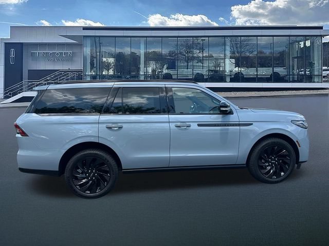 New 2026 Lincoln Navigator Reserve w/ Jet Appearance Package AWD/4WD image 9
