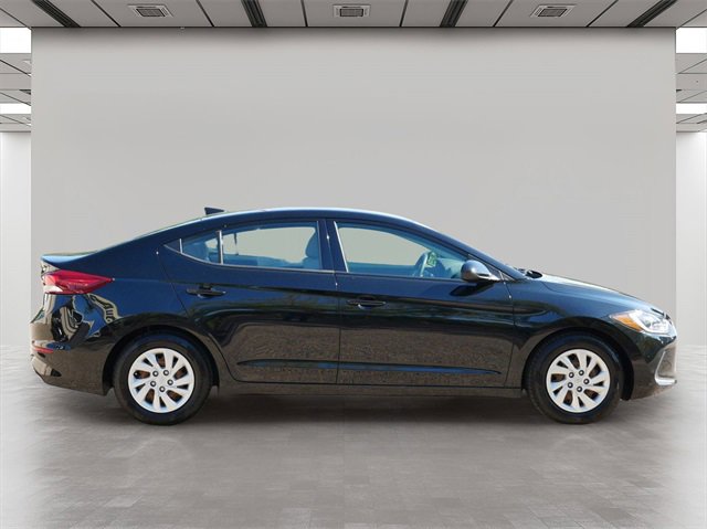 Used 2017 Hyundai Elantra SE image 6