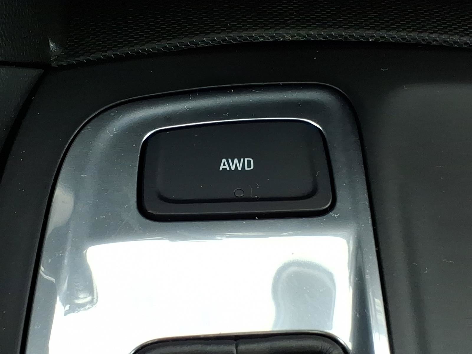 Used 2020 Chevrolet Equinox LT w/ Driver Convenience Package AWD/4WD image 21