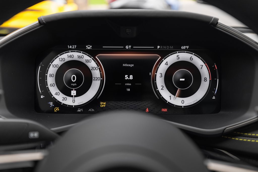 New 2026 Aston Martin DBX 707 image 39