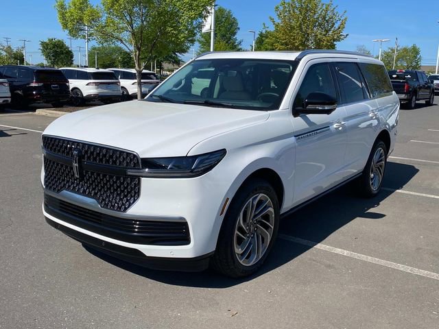 New 2026 Lincoln Navigator Reserve AWD/4WD image 3