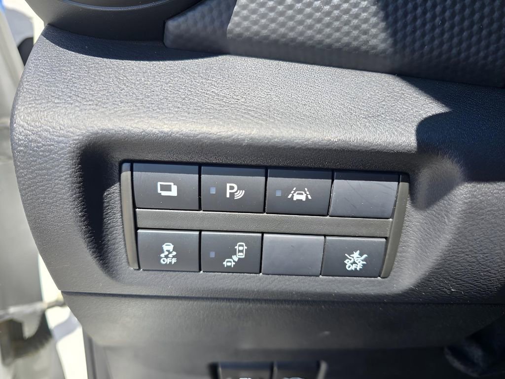 Used 2023 Nissan Kicks S image 9