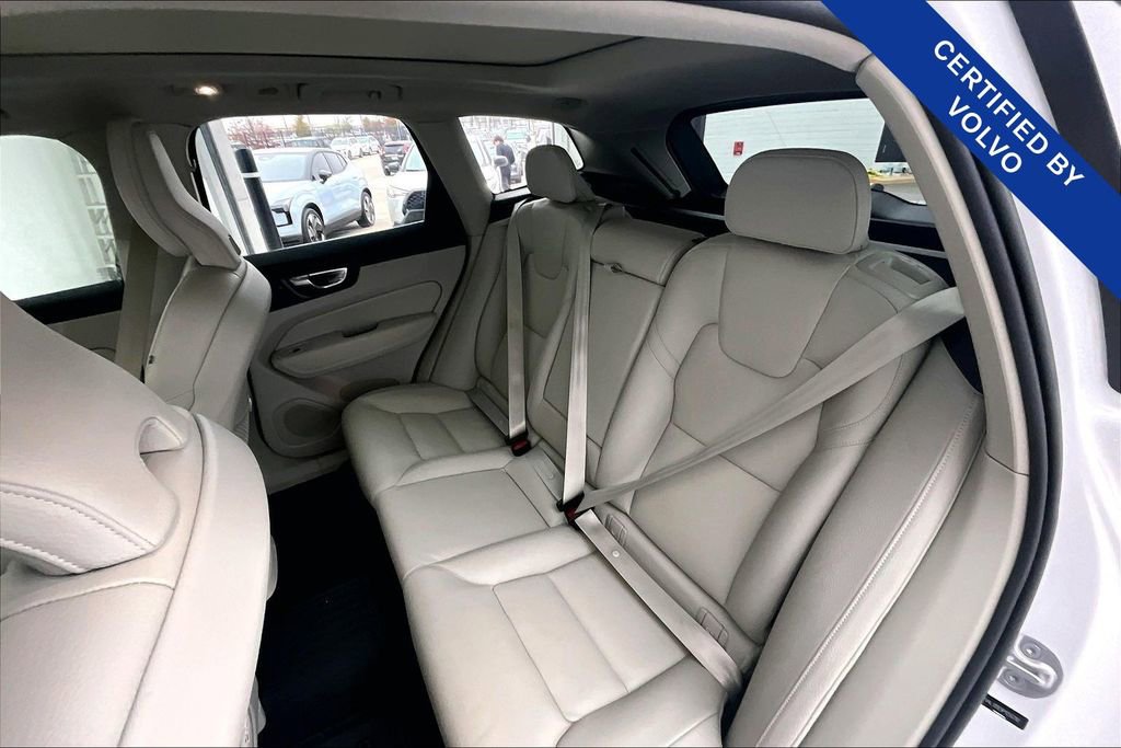 Used 2023 Volvo XC60 B5 Plus w/ Protection Package Premier image 34