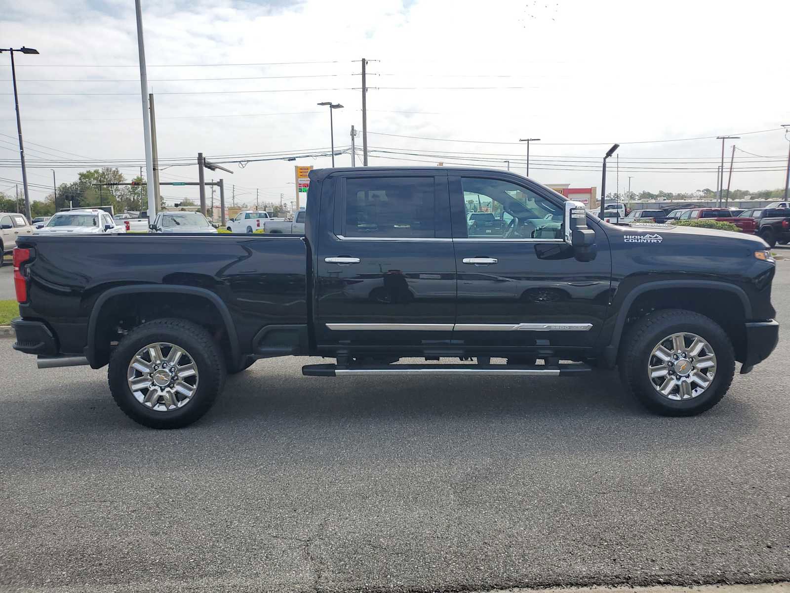 New 2026 Chevrolet Silverado 3500 High Country w/ Z71 Off-Road Package AWD/4WD image 7