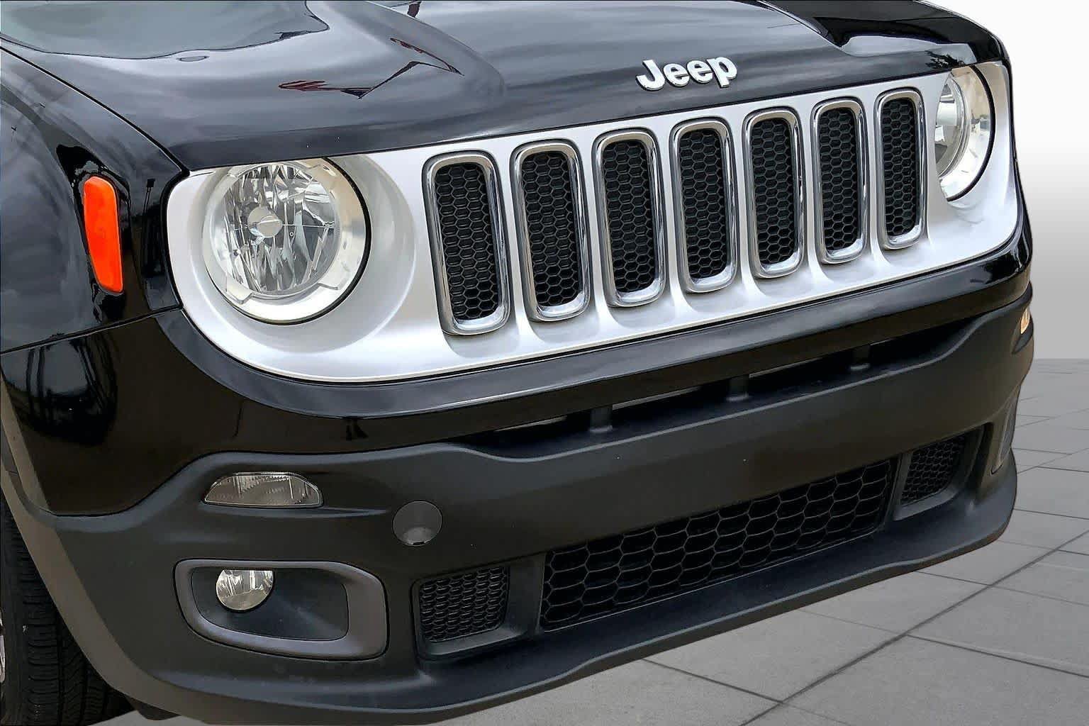 Used 2015 Jeep Renegade Limited AWD/4WD image 29