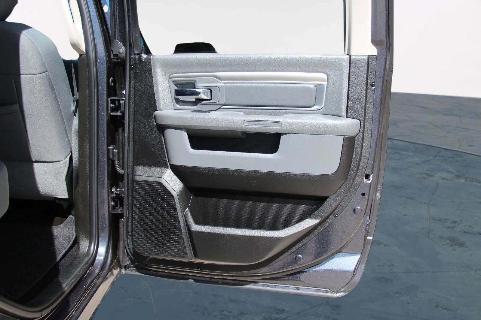 Used 2018 RAM 3500 SLT w/ Protection Group image 26