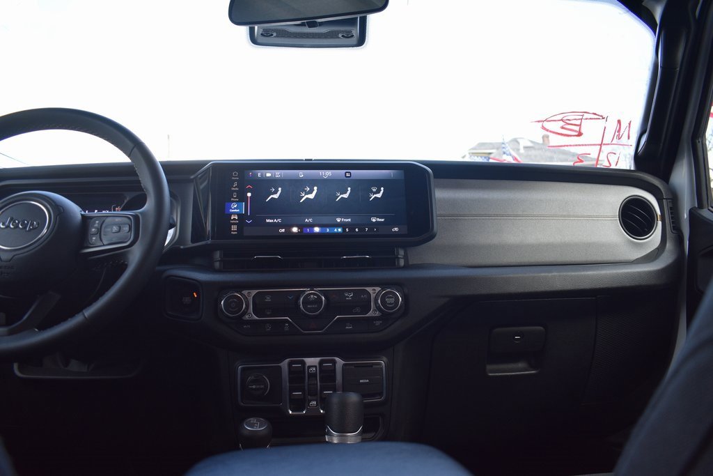 Used 2025 Jeep Wrangler Sport S image 32