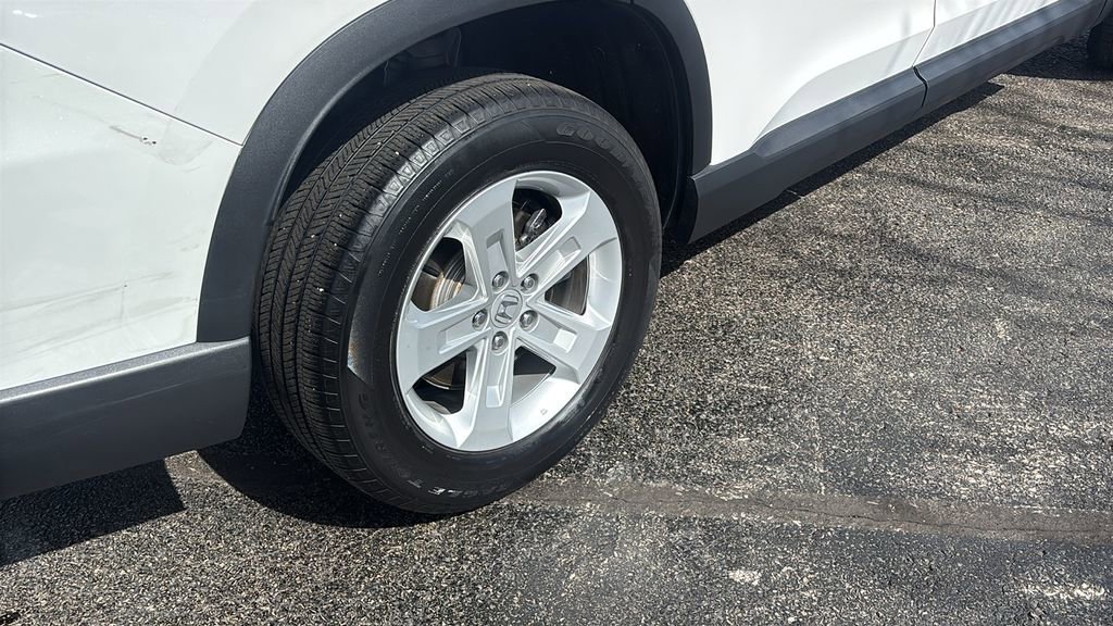 Used 2023 Honda Pilot LX image 8