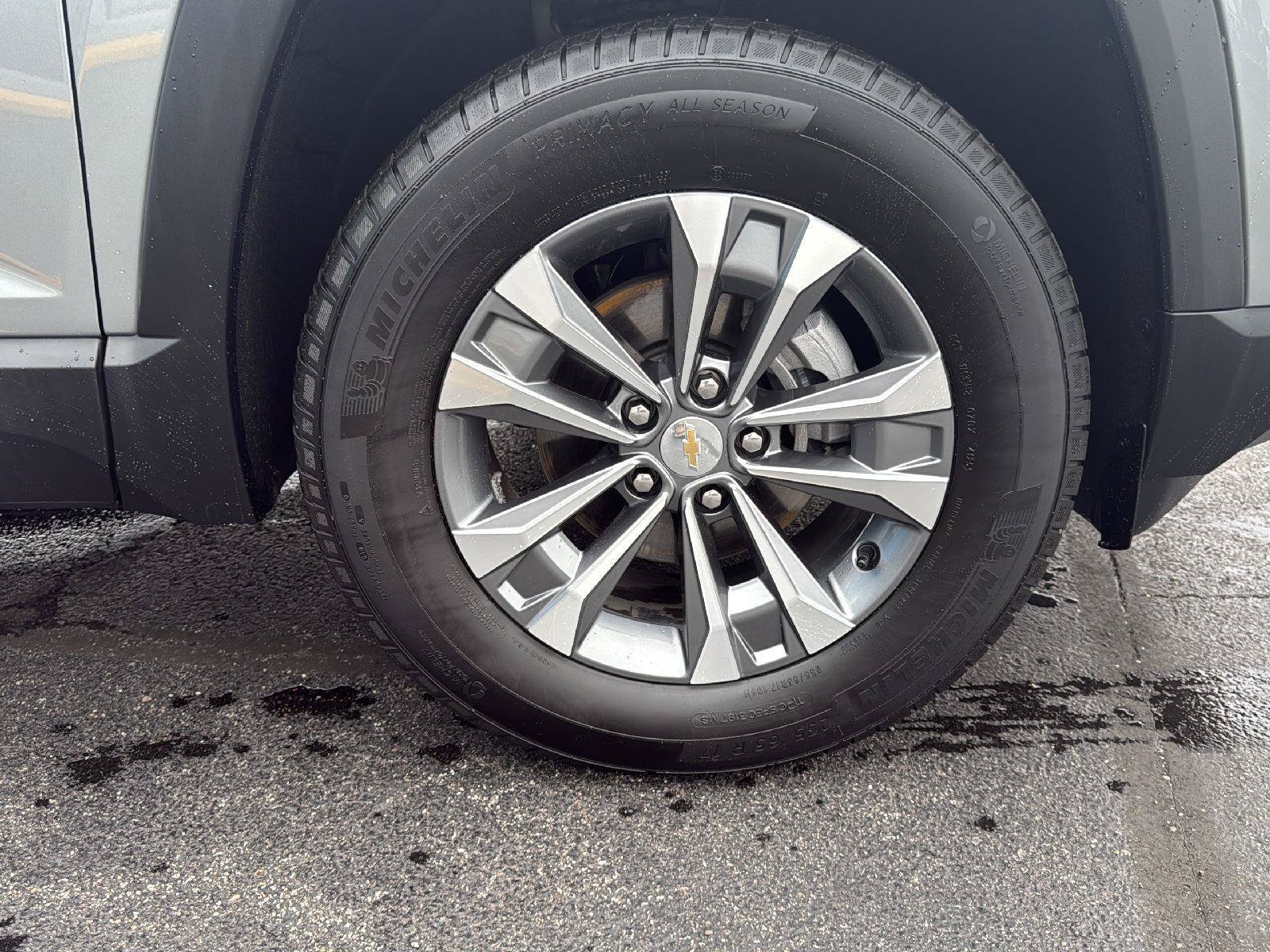 Used 2026 Chevrolet Equinox LT AWD/4WD image 31