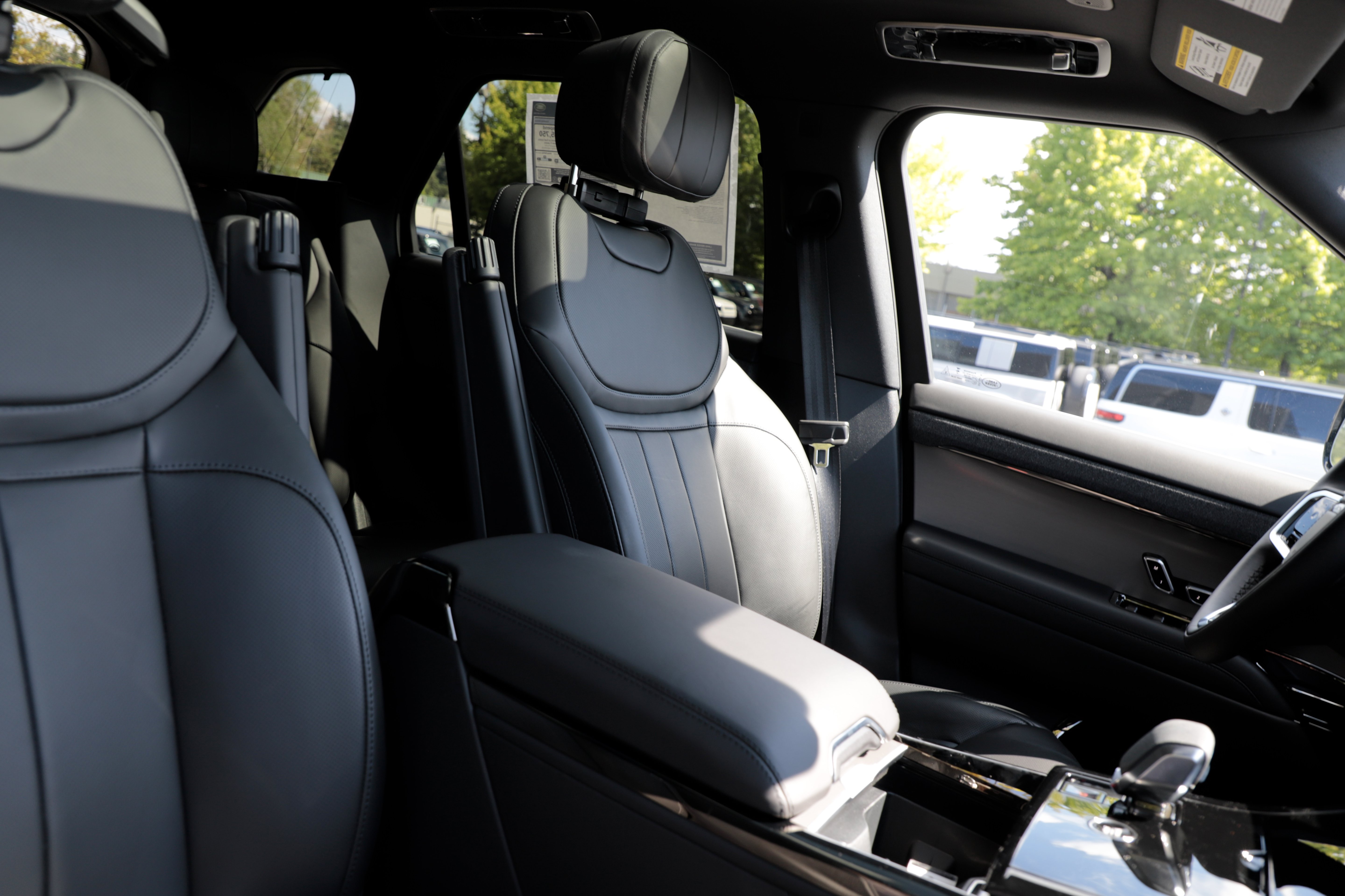 New 2026 Land Rover Range Rover Sport SE AWD/4WD image 12