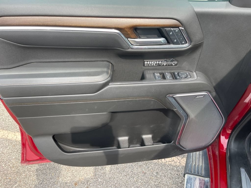 Used 2025 Chevrolet Silverado 1500 High Country AWD/4WD image 22