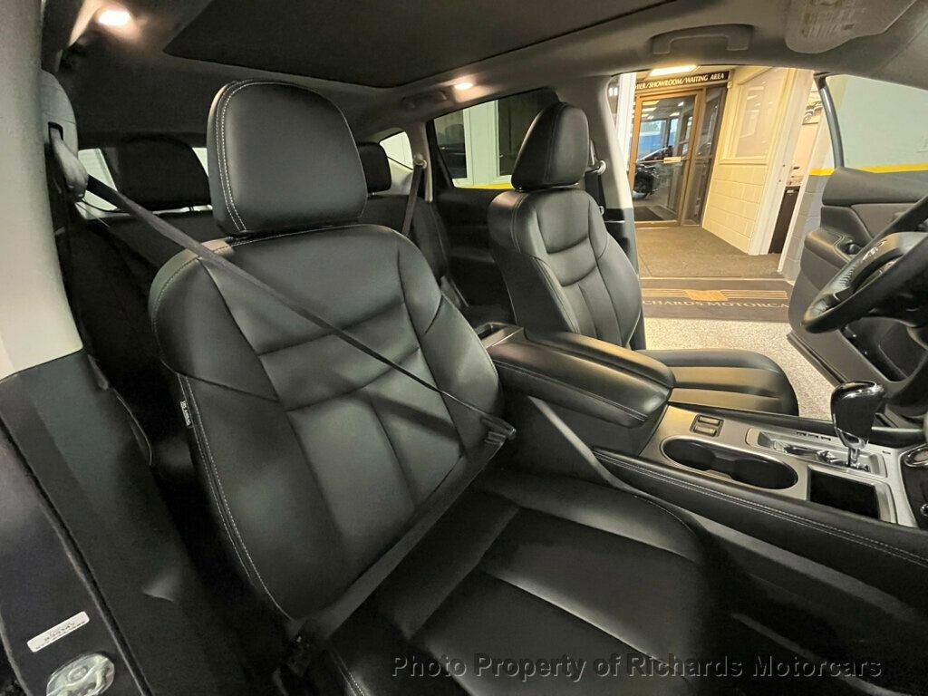 Used 2023 Nissan Murano SV image 17