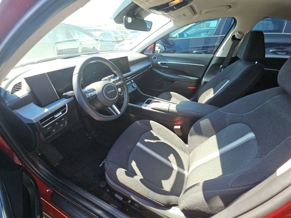 Used 2025 Hyundai Sonata SEL FWD image 13