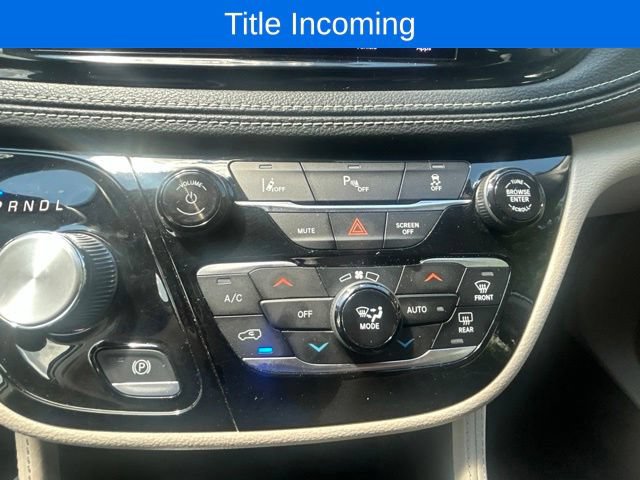 Used 2023 Chrysler Pacifica Limited FWD image 14