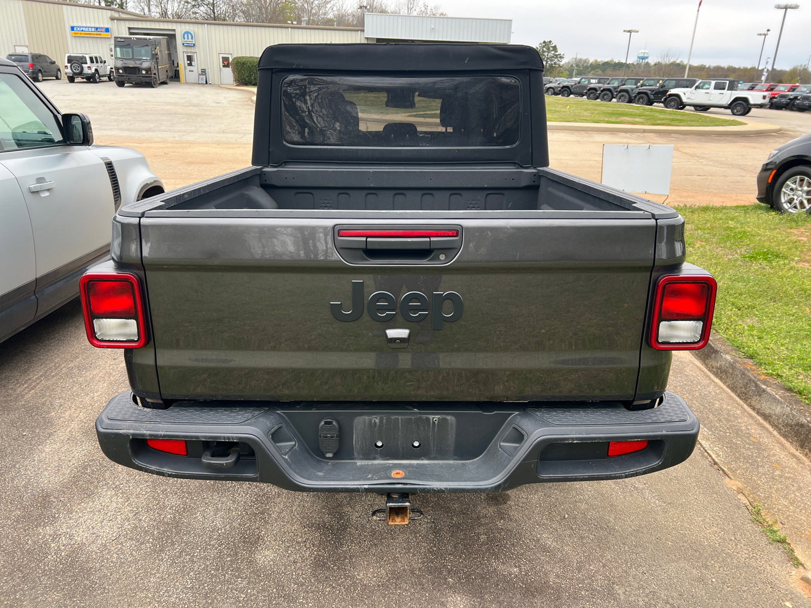 Used 2024 Jeep Gladiator Sport image 6