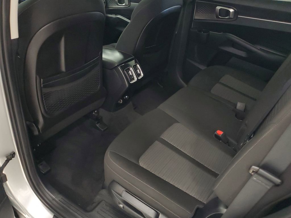Used 2021 Kia Sorento LX FWD image 21