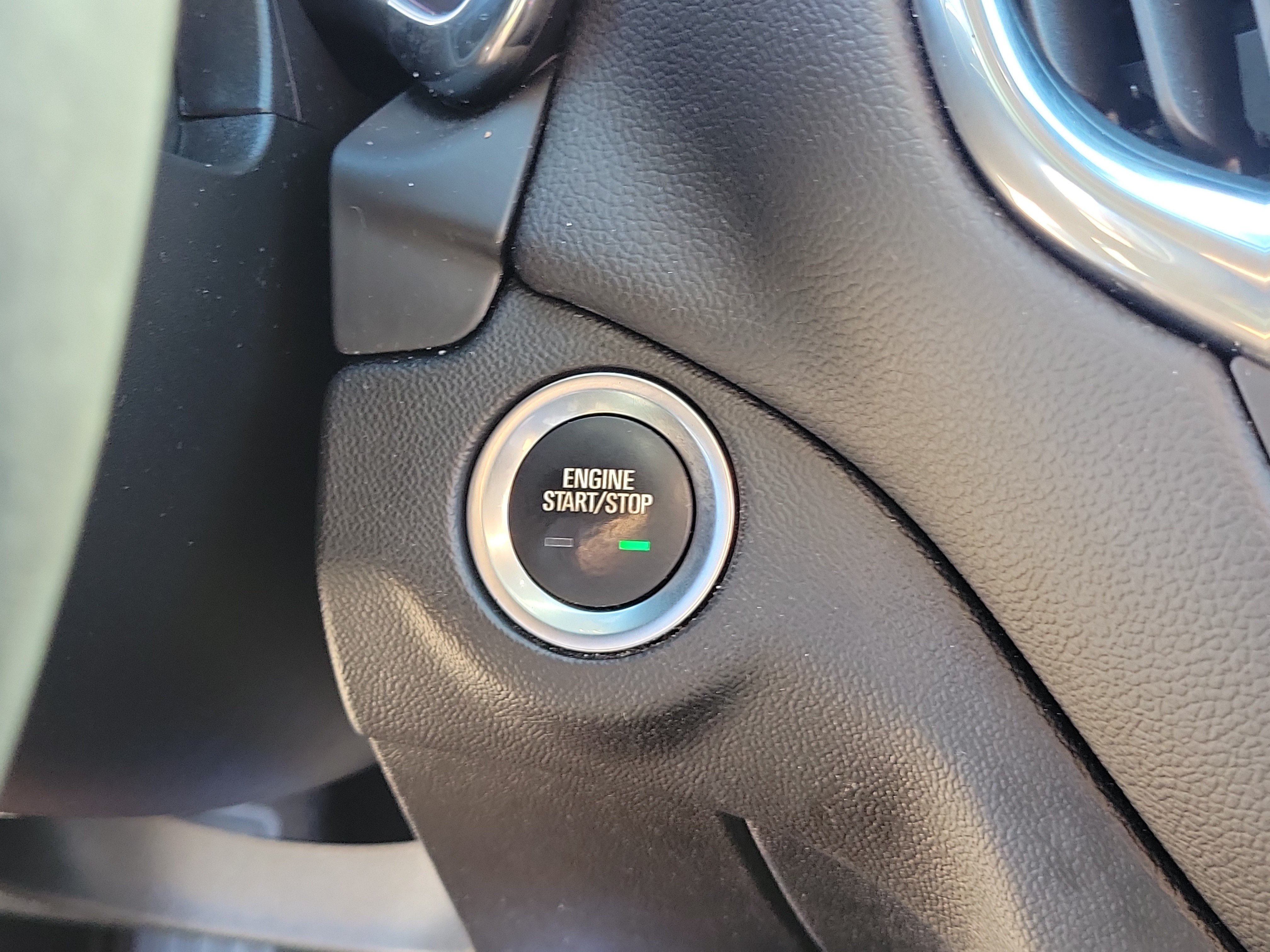 Used 2020 Chevrolet Equinox LT w/ Sport Edition FWD image 30
