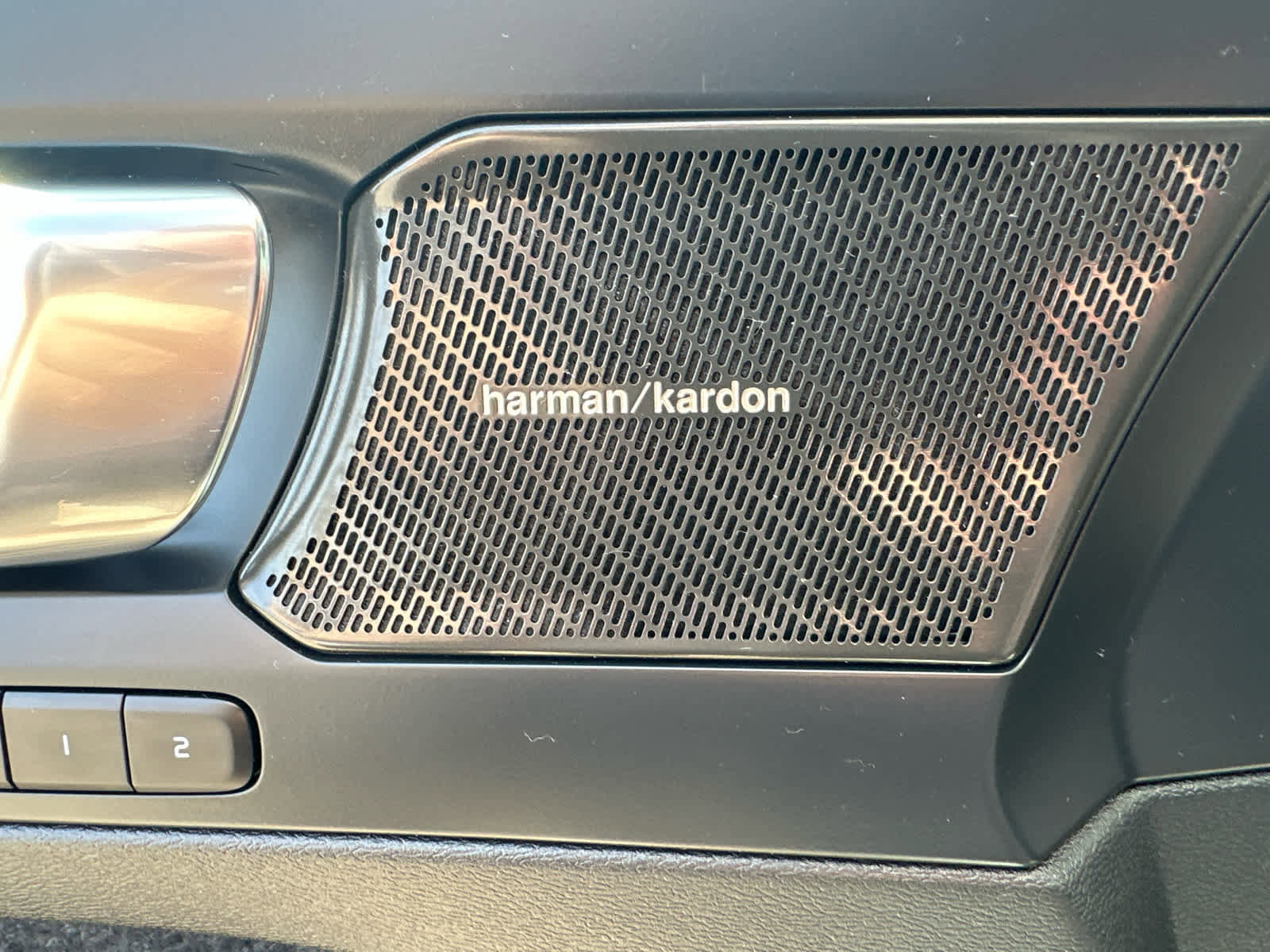 Used 2023 Volvo XC40 Recharge Ultimate w/ Protection Package Premier image 8