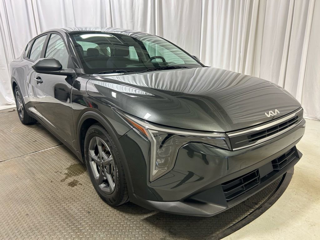 Used 2025 Kia K4 LXS image 23