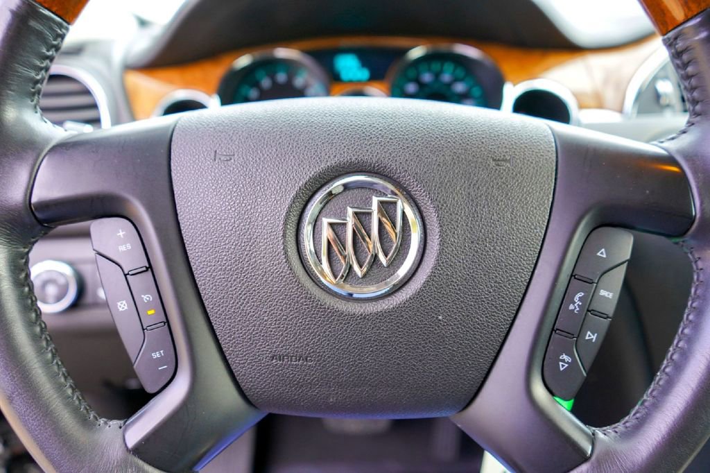 Used 2011 Buick Enclave CXL image 12