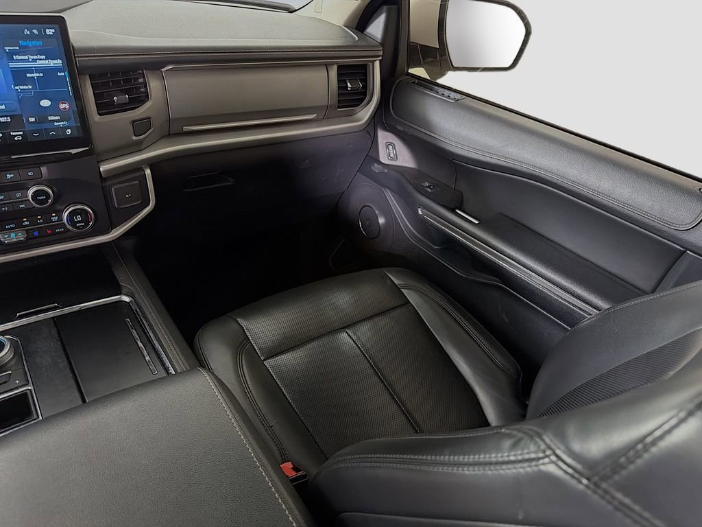 Used 2022 Ford Expedition XLT image 27